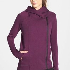 Nike tech fleece cape hoodie. 40$ Or best offer.